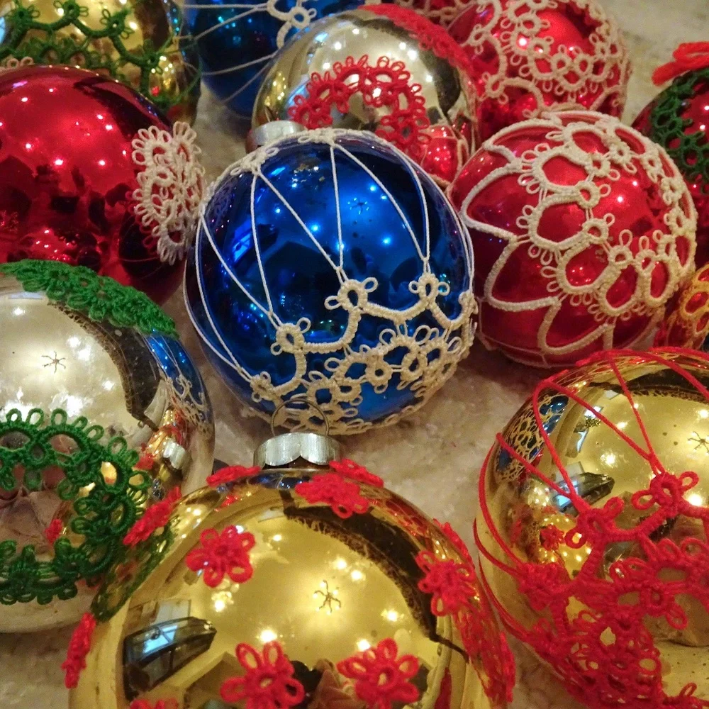 Vintage Tatted Lace Glass Christmas Ornaments Red Blue Silver Gold - Set of 16 - Picture 2 of 6
